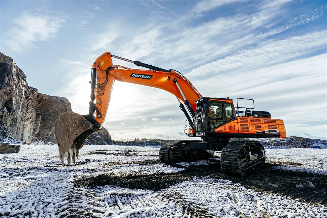 New 50-tonne Doosan excavators