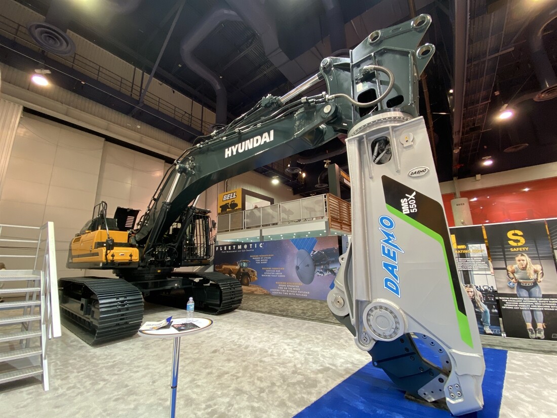 Diggers Conexpo Highlights: Hyundai Inside and out