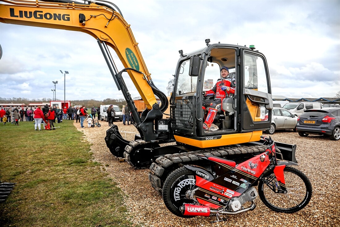 LiuGong Direct UK get into Top Gear with Speedway Sponsorship Deal