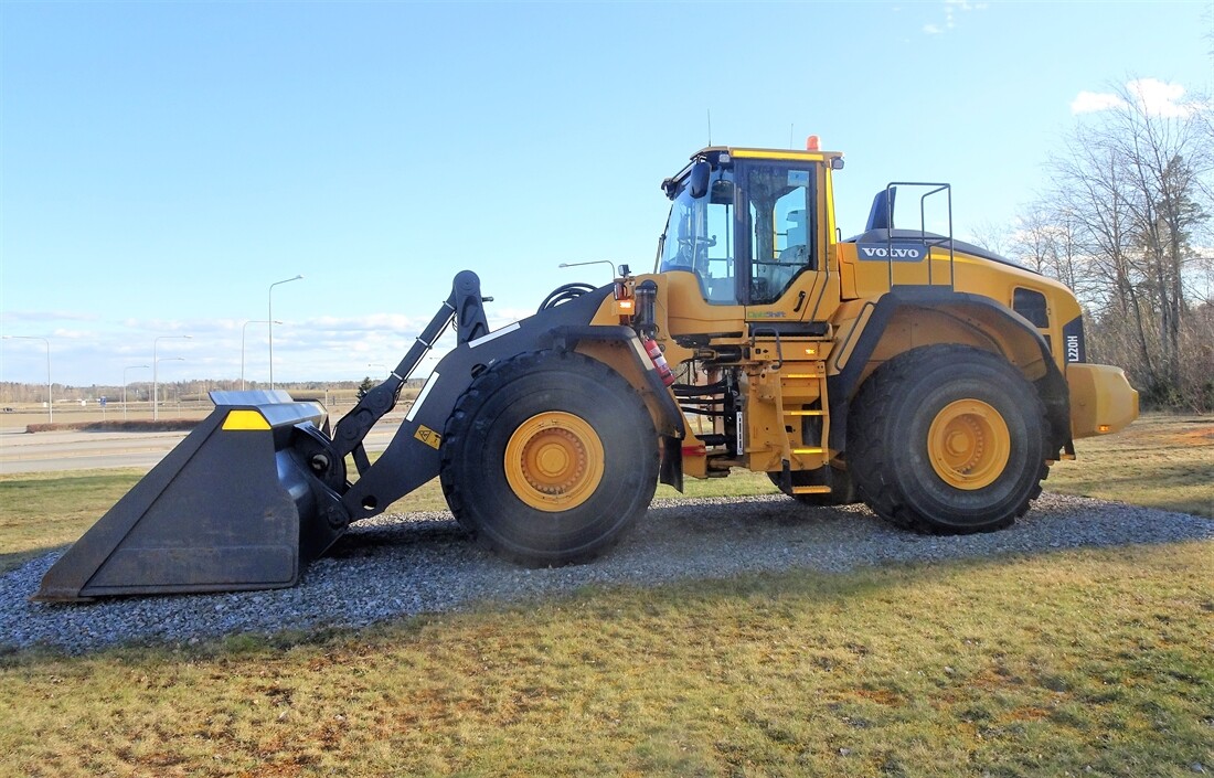 Blue Skies and Wheeled Loaders in Eskilstuna