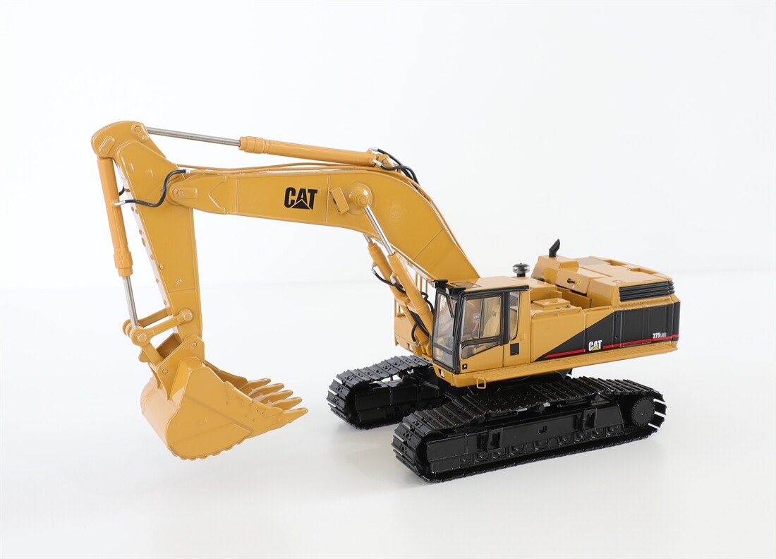 Maximum detail on Classic Construction Models (CCM) range of 1:48th scale Caterpillar 375L machines