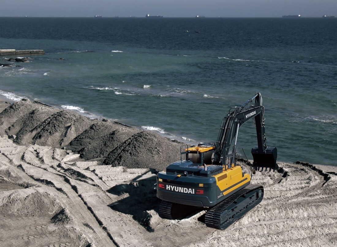 Hyundai launch the HX300AL crawler excavator