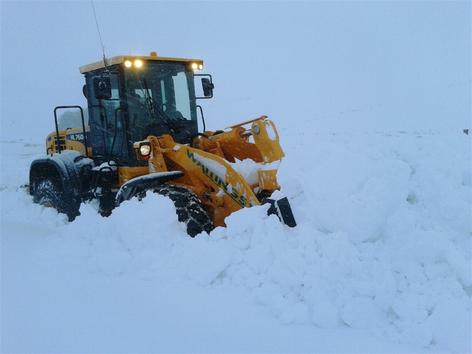 Hyundai wheeled loader tackles windfarm job in the toughest conditions