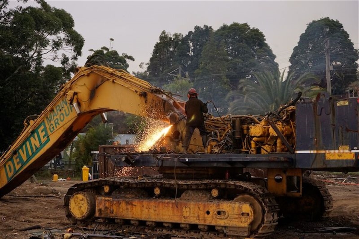 The final death throes of an excavator