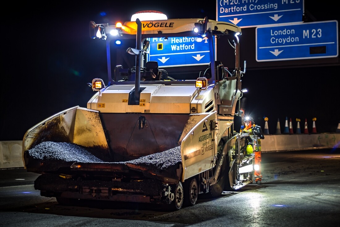 M23 smart motorway surfacing