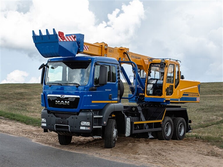 Belarusian Gradall Style Excavator