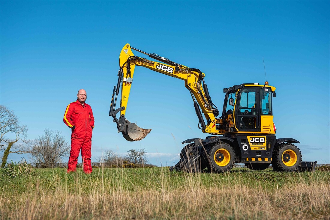 JCB superfan buys Hydradig