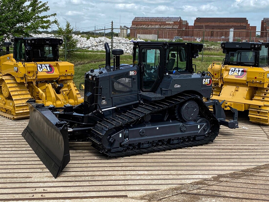 Cat dozer milestone celebrated