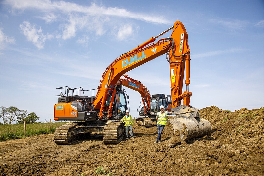 First Hitachi Zaxis-7s arrive in England