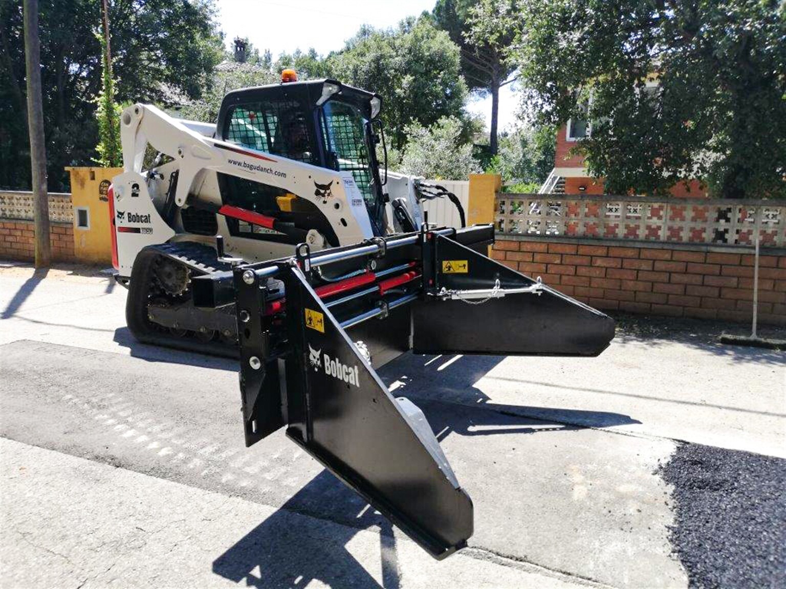 Bobcat spreader attachment