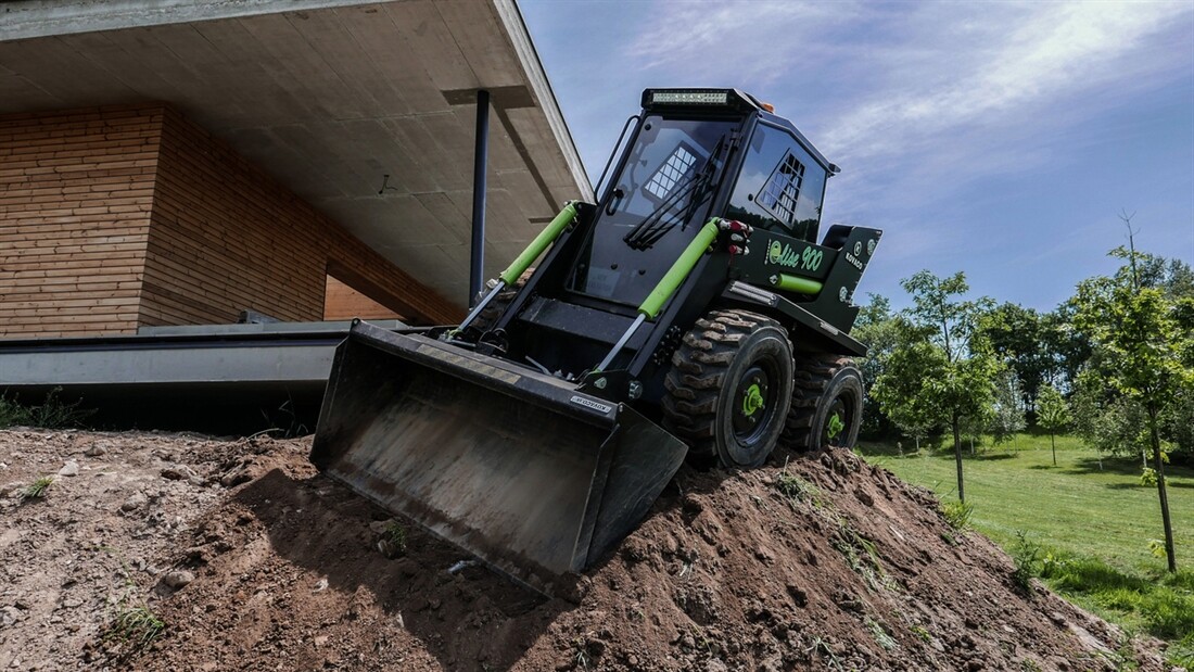 Heming to sell Kovacos electric skid-steer