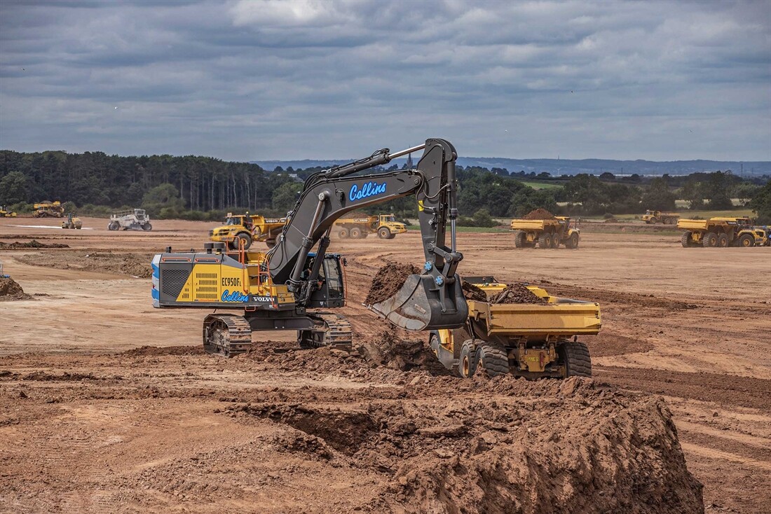 Volvos EC950F Makes a Big Impact for Collins Earthworks