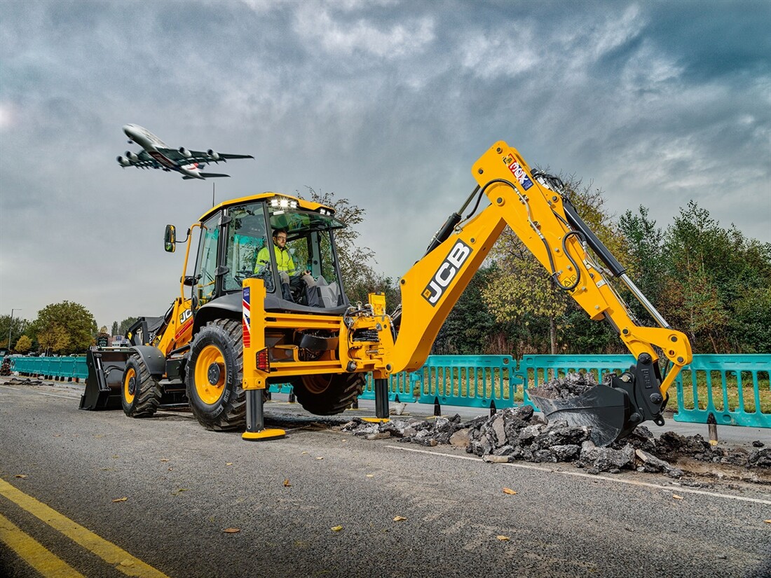 JCB updates 3CX backhoe loader