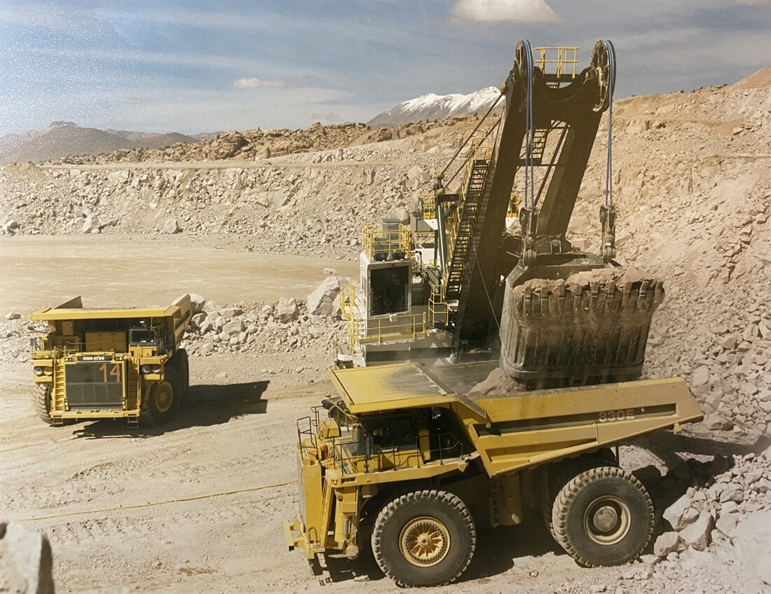 #FlashbackFriday: Dumptrucks from the Archives