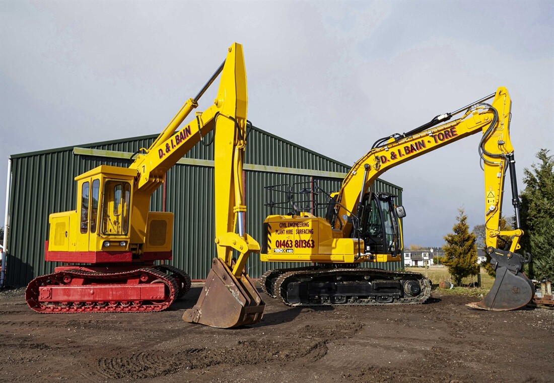 New JCB 150X HD joins classic excavator