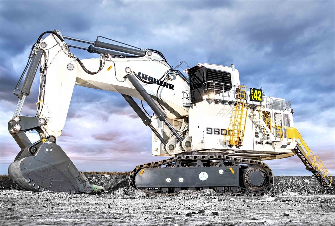 New Liebherr R 9600 mining excavator