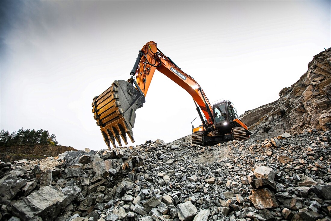 Doosan excavator in Czech quarry