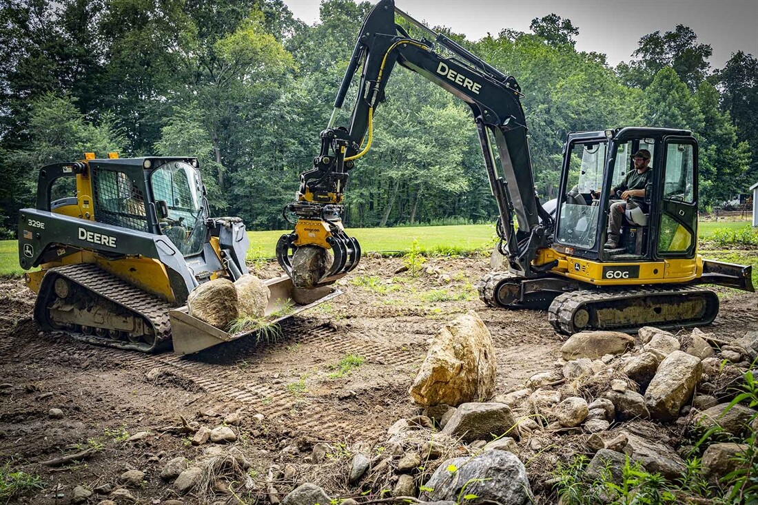 John Deere strikes deal with Engcon