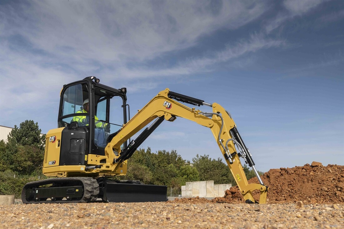 New Cat 302.7 CR, 303 CR and 303.5 CR mini-excavators