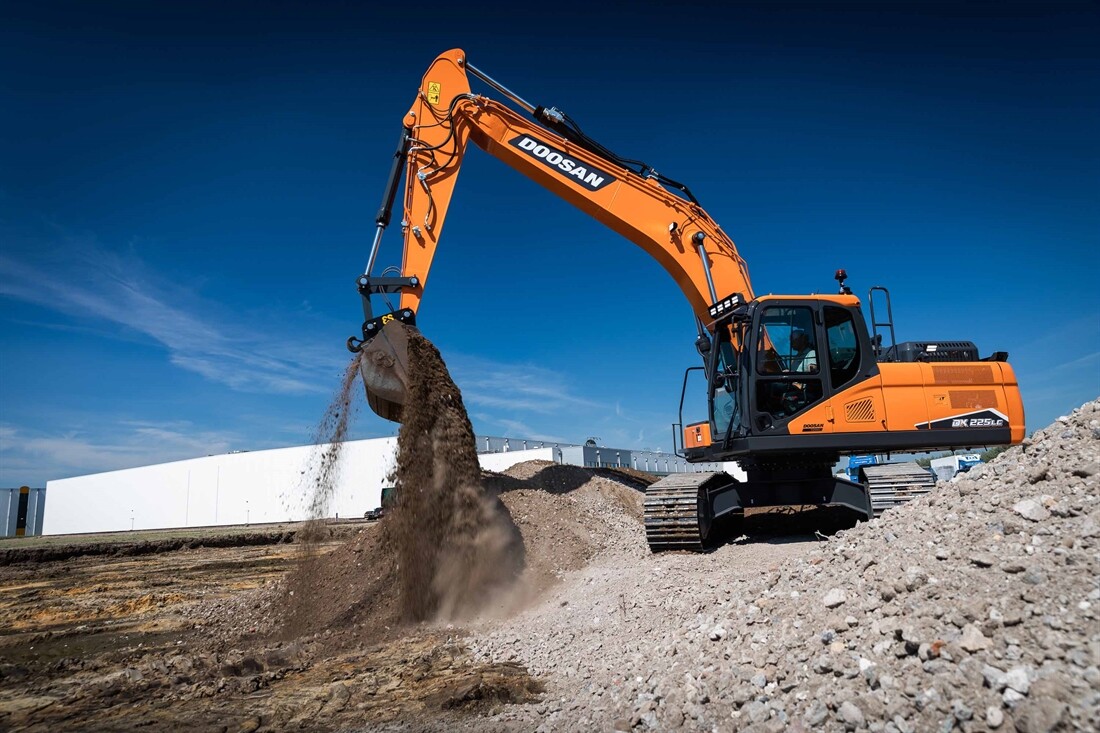New Doosan DX225LC-7 excavator