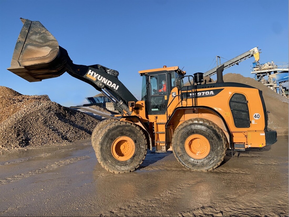 Poullard puts Hyundai HL970A Wheel Loader to work