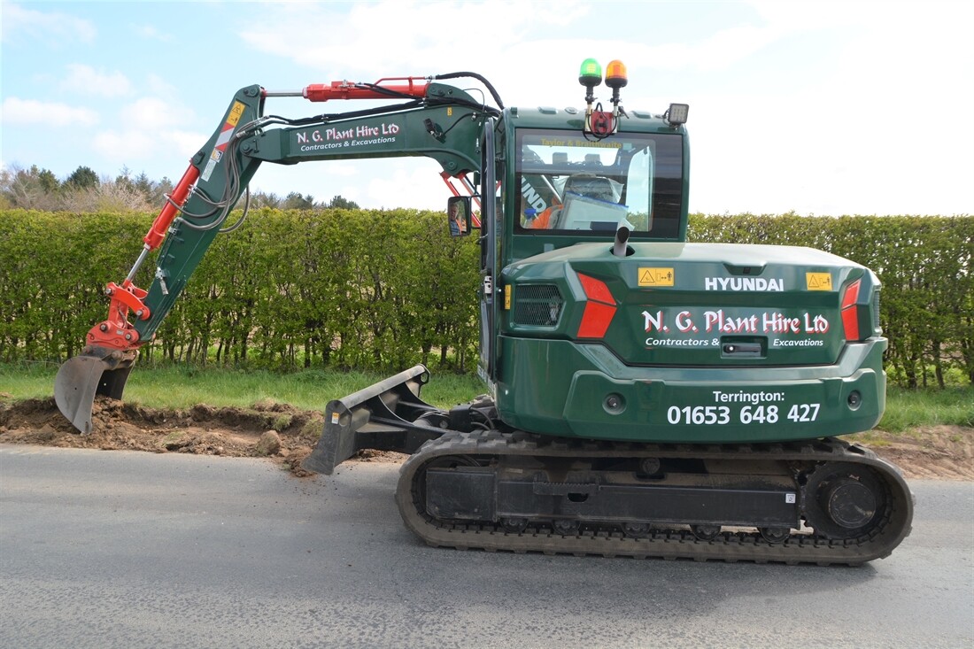 N G Plant Hire take delivery of first Hyundai HX85A in the UK