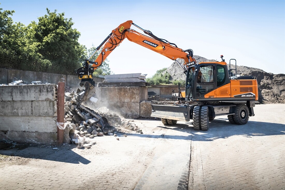 New Doosan DX140W-7 and DX160W-7