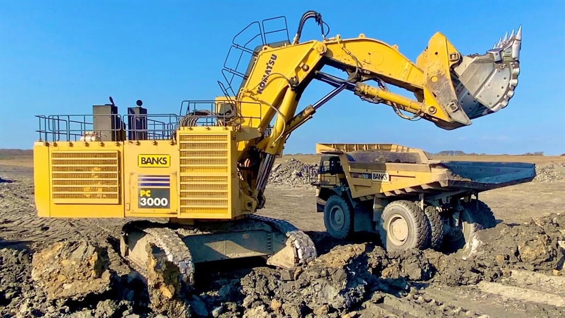 Big Komatsu In-Cab Footage