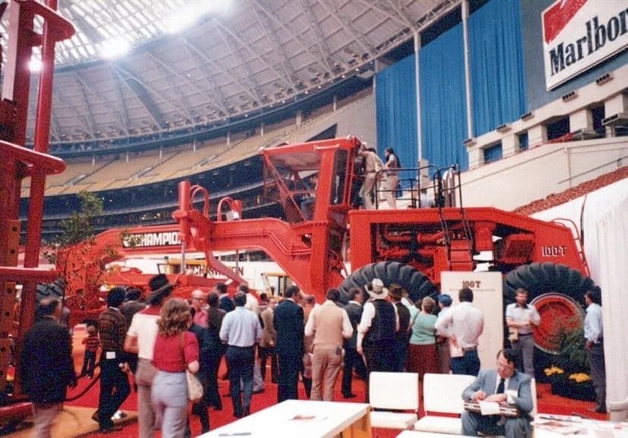 Champion at CONEXPO 81 (Archive Photos)