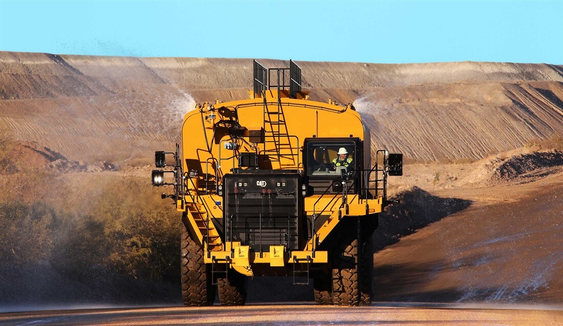 Cat 777G water truck