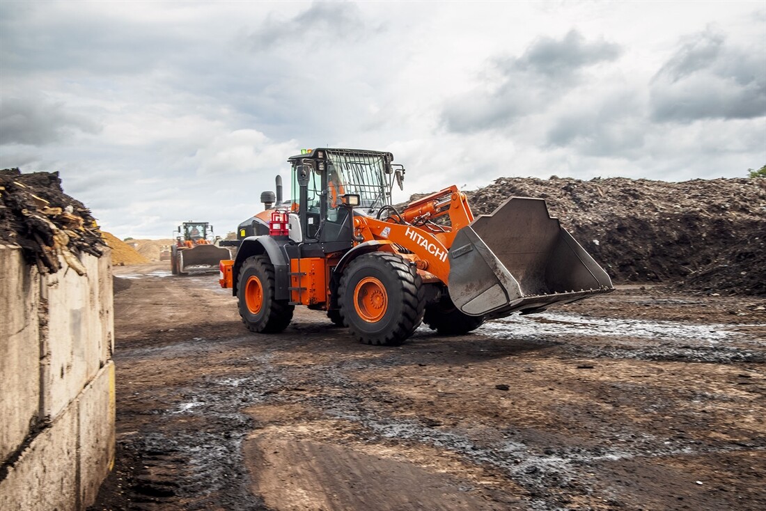 10 Hitachi wheel loaders for Jack Moody