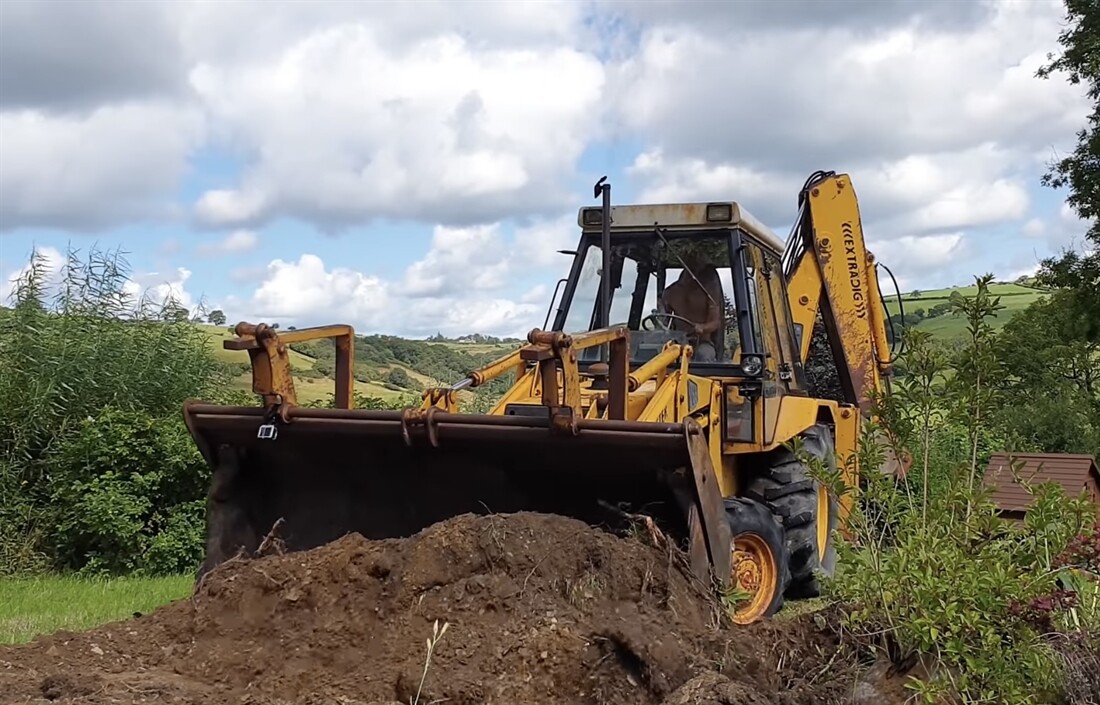 One Mans JCB Digger Adventure!