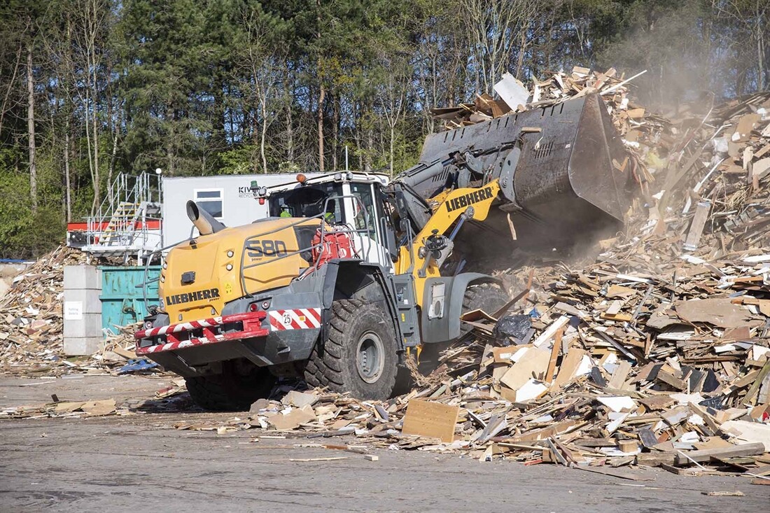 Timberpak adds Liebherr L 580 XPower to fleet