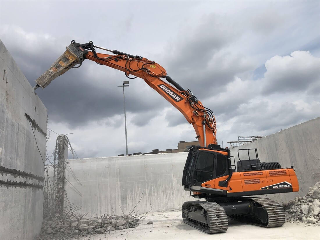 Doosan adds DX380DM-7 to demolition range