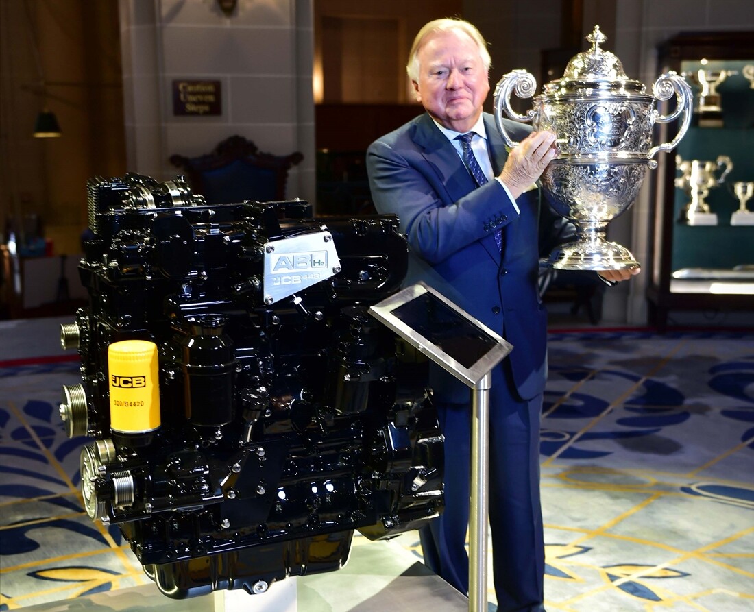 JCB hydrogen engine wins top award