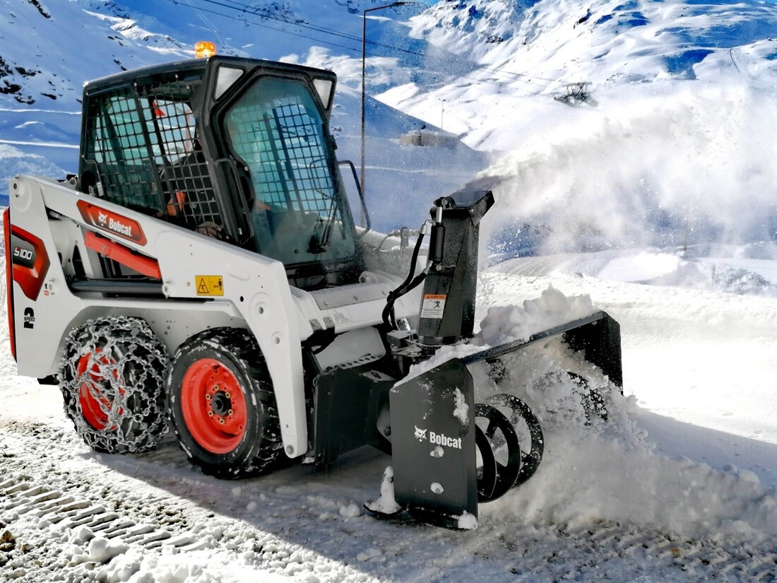 Bobcat tackles extreme conditions in Val Thorens