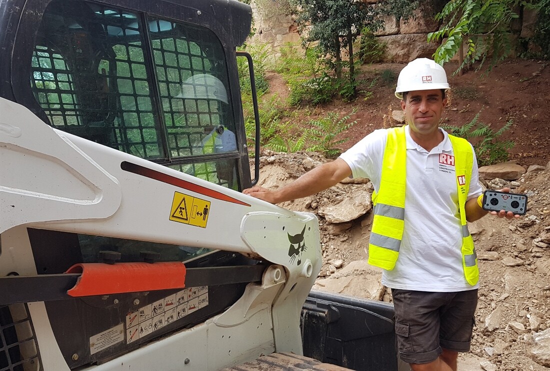 Bobcat MaxControl RC system debuts in Spain