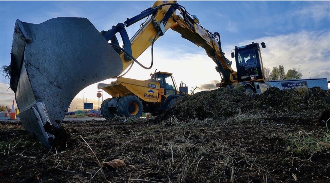 Life Behind the Levers Demonstrates Hydradig Versatility