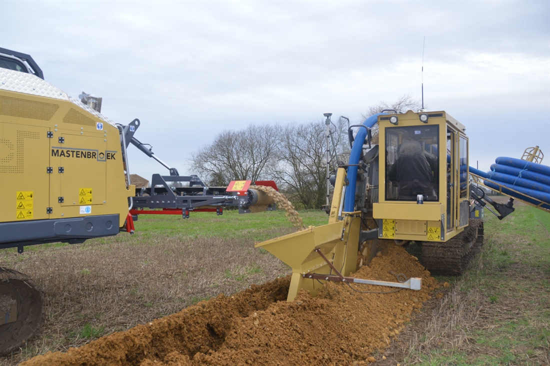 Mastenbroeks Magic Eye cuts gravel waste