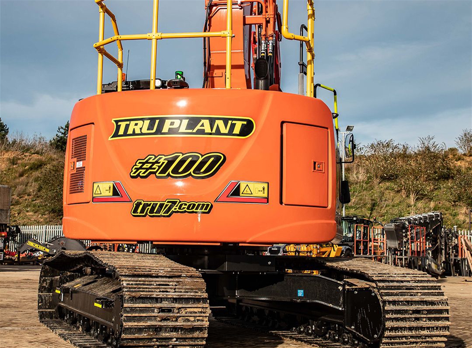 TRU7 Group receives 100th Hitachi
