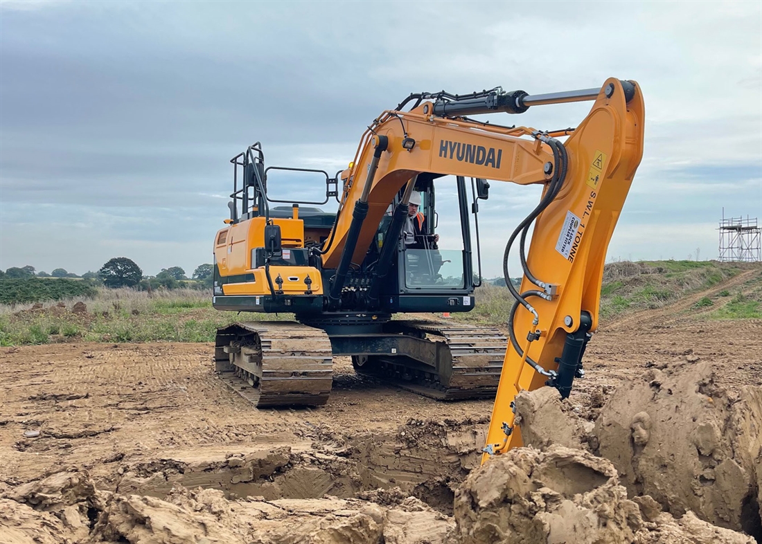 Hyundai HX140LC for operator training firm