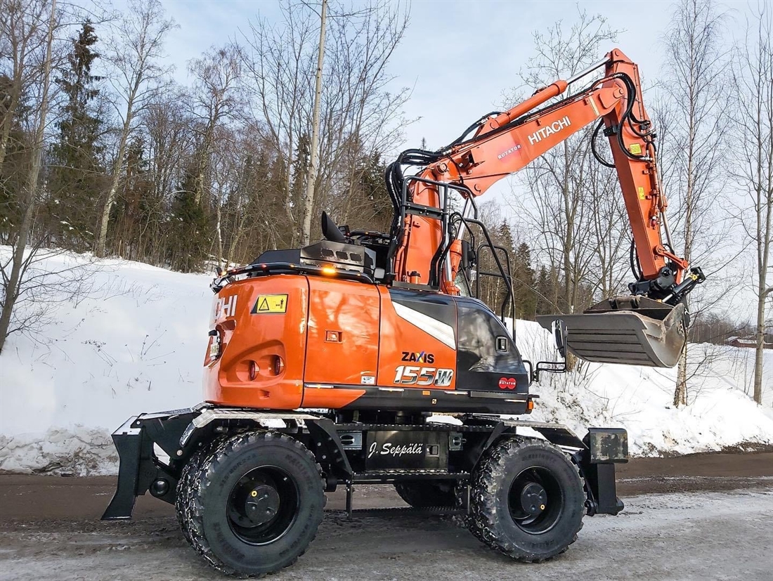 New Dash-7 Hitachi wheelie for J. Seppl