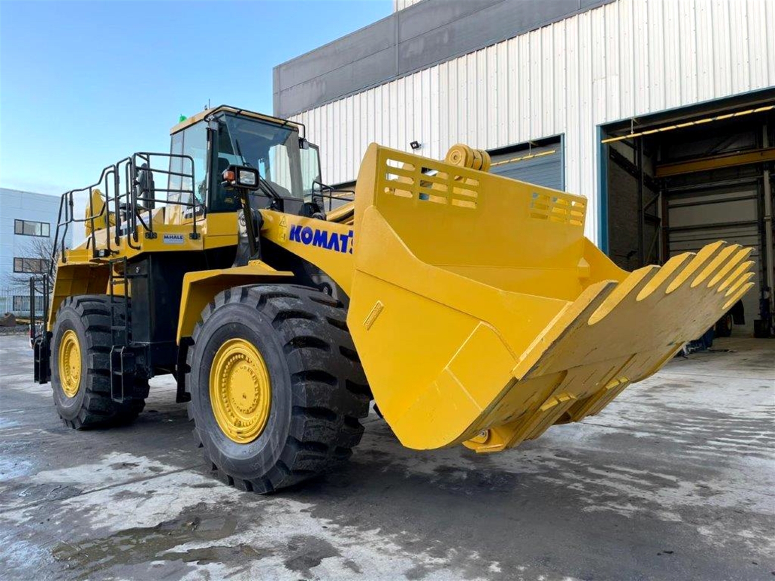 Komatsu WA480-8 handler arriving soon