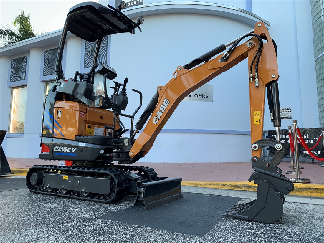 Electric Case CX15 EV digger