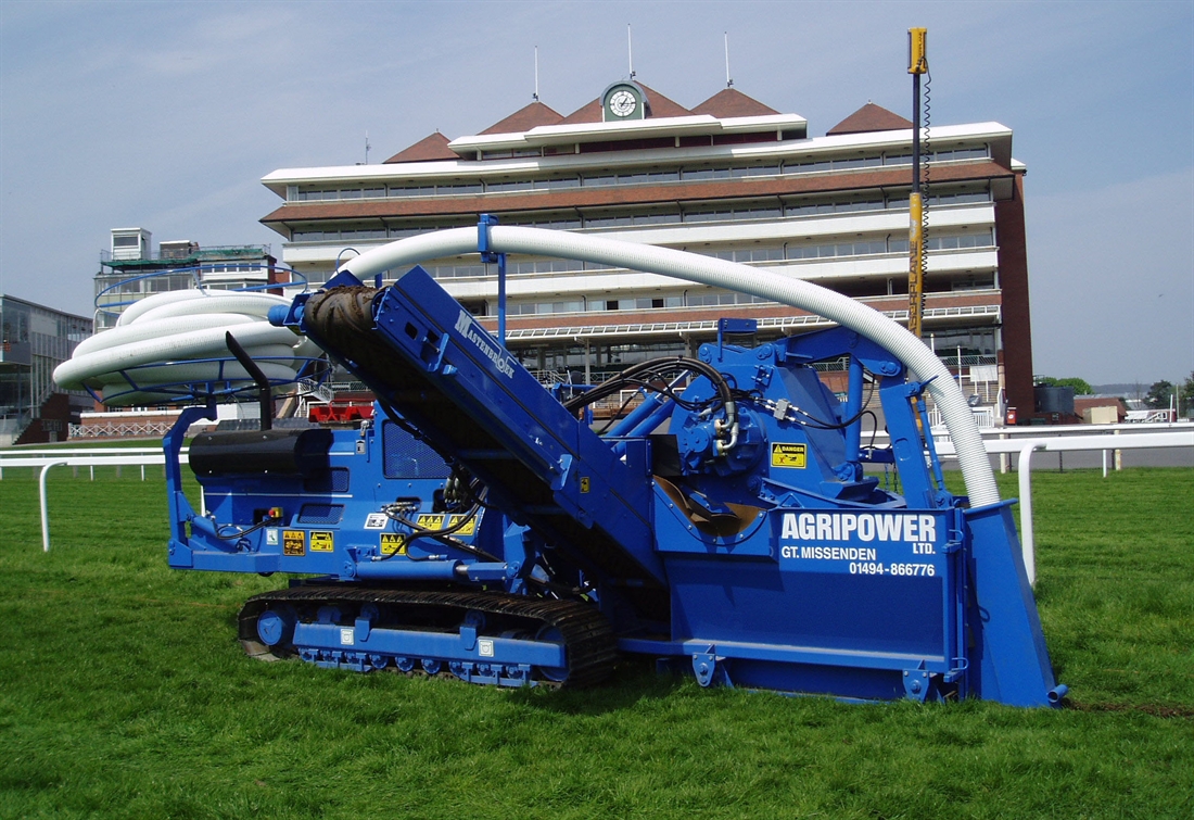 Mastenbroek sports field machine