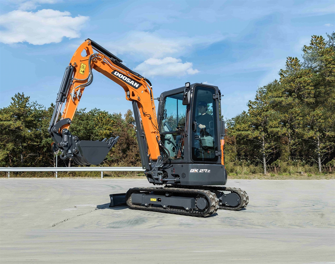 New Doosan DX27Z-7 and DX35Z-7 mini-excavators