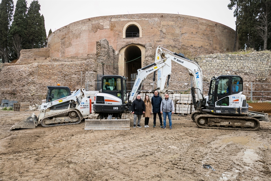 Bobcats work at Mausoleum of Augustus in Rome