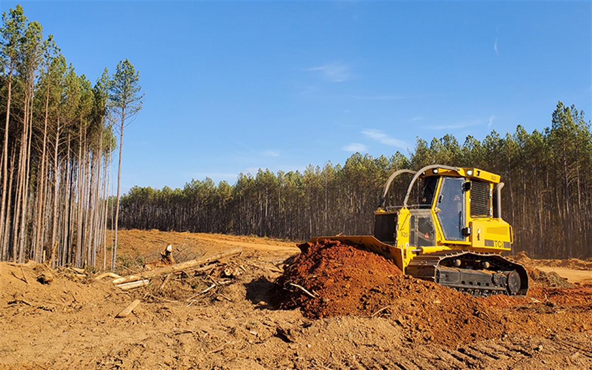 Tigercat Dozer hits the Woods