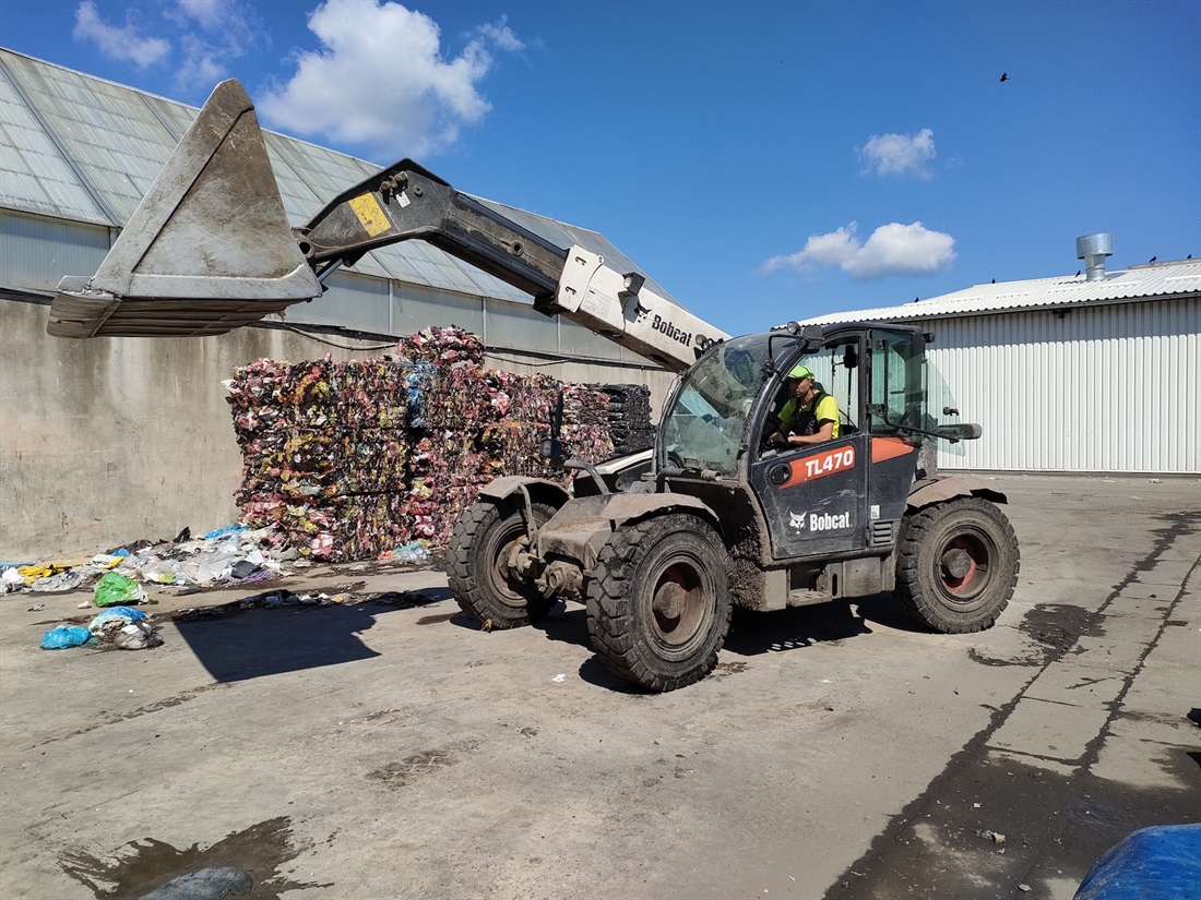 Bobcat telehandlers help recycle waste in Poland