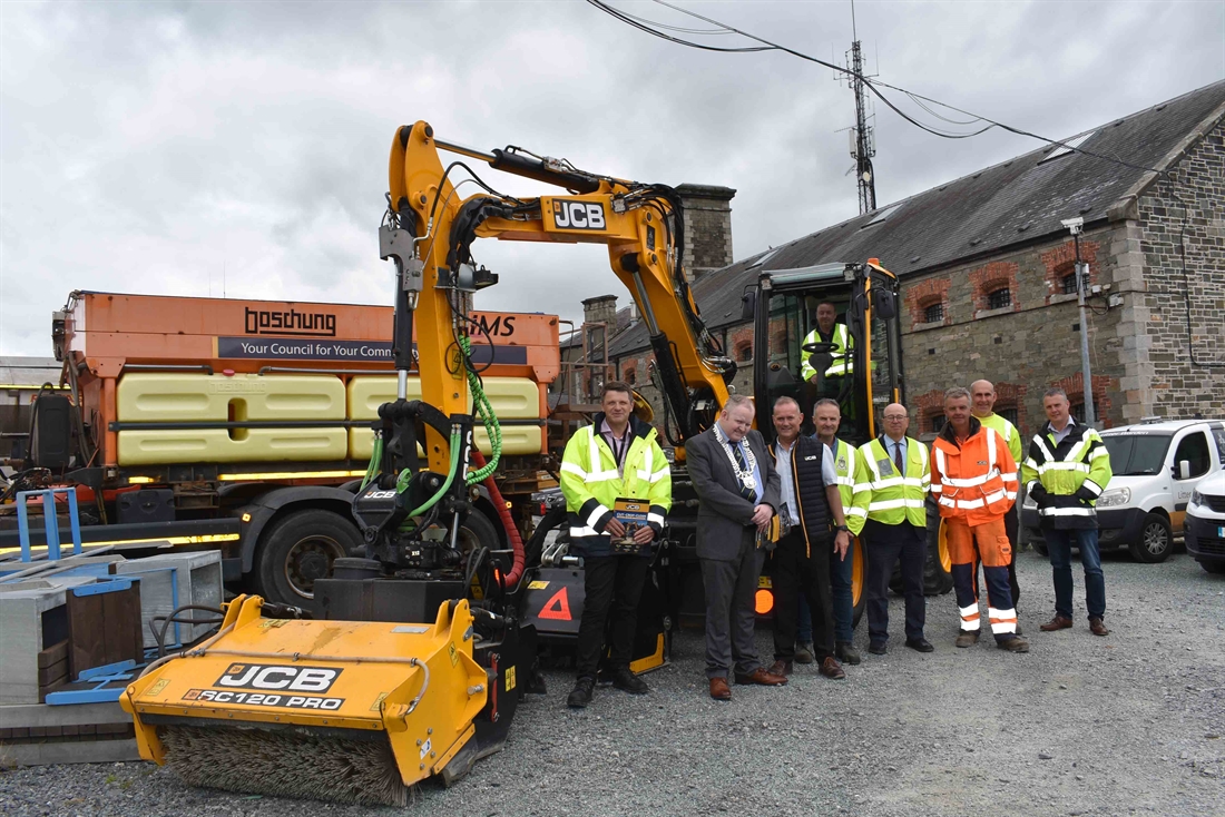 JCB Pothole Pro to maintain 1,000 miles of road